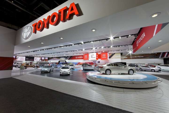 Toyota відкликає 2,4 млн гібридних автомобілів