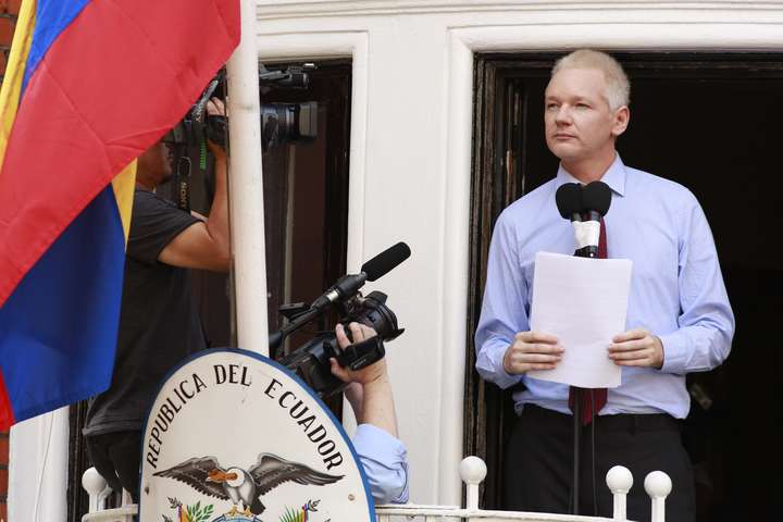 Еквадор підтвердив статус біженця засновнику WikiLeaks Ассанжу