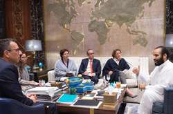  Наследный принц Саудовской Аравии Мухаммед бен Сальман дает интервью журналистам 