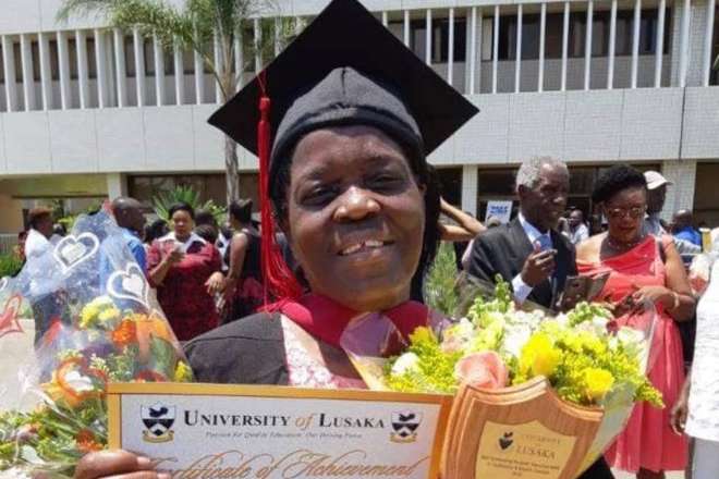 У Замбії 73-річна жінка закінчила уніврситет