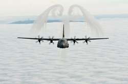 В Україну прибули два літаки повітряних сил США