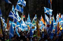 В Единбурзі десятки тисяч людей вийшли на марш за незалежність Шотландії