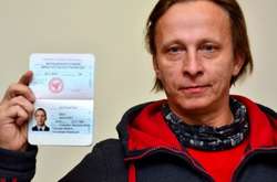 «Валіть звідси». Володар «паспорта» «ДНР» пожалівся на поневіряння у Росії