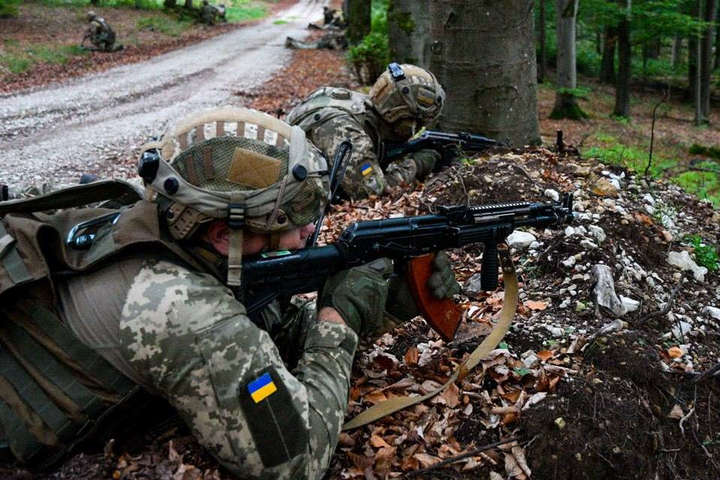 Окупанти на Донбасі знову застосували ствольну артилерію