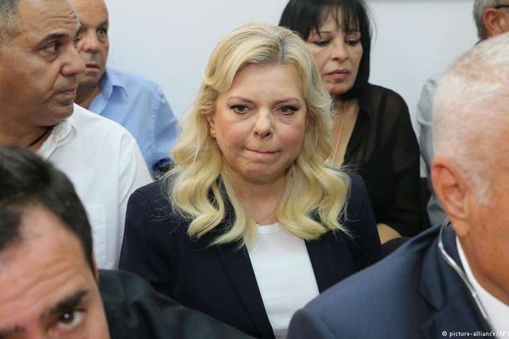 Дружина прем’єра Ізраїлю Нетаньягу постала перед судом