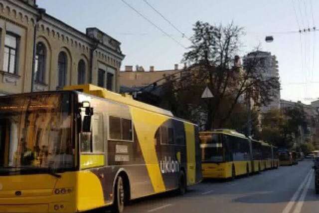 У столиці від Львівської до Лук’янівської площі зупинився рух тролейбусів 