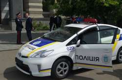 У Дніпрі хуліган зупинив колону спецтехніки та напав на поліцейського 