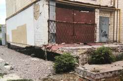 Підрядник серед інших порушень «забув» укріпити фундамент багатоповерхівки цементом