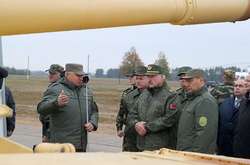 Олександр Лукашенко  відвідав військовий полігон у Брестській області 