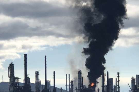 На нафтопереробному заводі у Канаді прогримів вибух