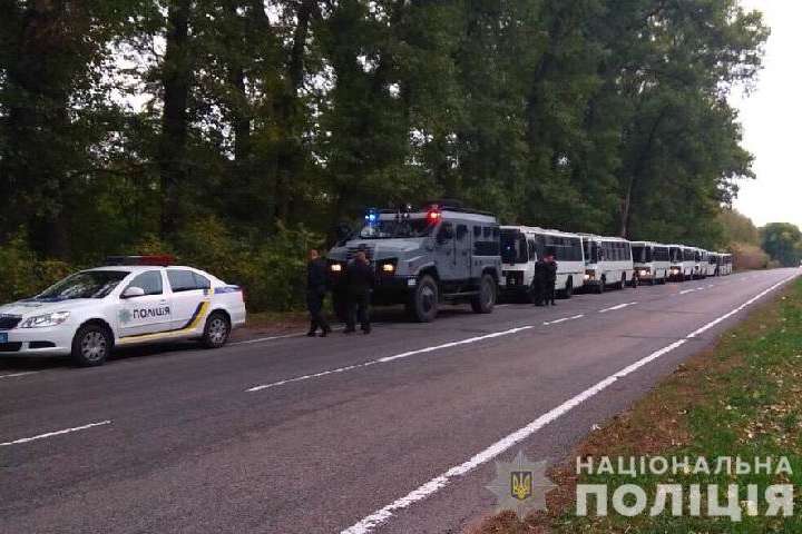 Столичні спецпризначенці вирушили у зону вибухів на Чернігівщині
