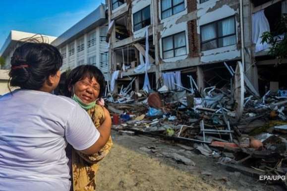 Количество жертв землетрясения в Индонезии превысило 2 тыс. человек
