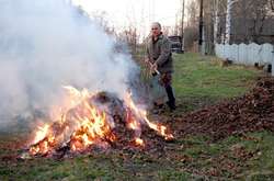 Вінничанам нагадали, що спалювання листя – небезпека для здоров’я