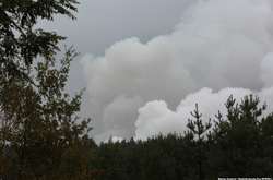 Як виглядають околиці Ічні після вибухів на артскладах