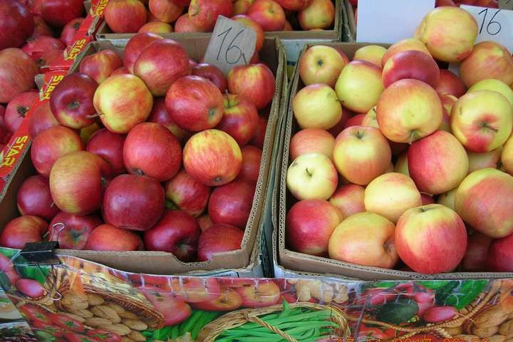 У Києві проходять сезонні ярмарки: де купити недорогі яблука та овочі