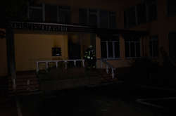 Безхатченки влаштували пожежу в адмінбудівлі на Оболоні