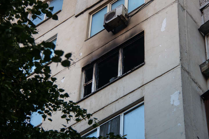 У Голосієві дотла згоріла квартира (фото)