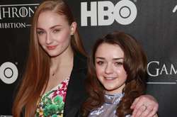 Садились вместе в ванную и терлись кисточками для макияжа: звезда «Игры престолов» приоткрыла закулисье съемочных будней