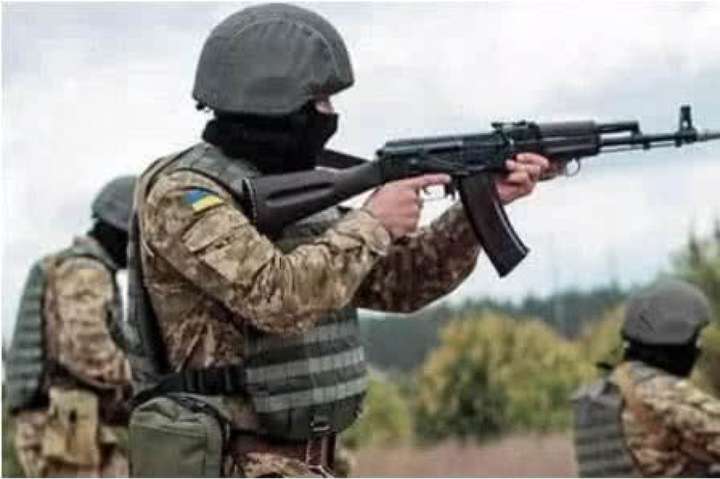 На Донбасі бойовики 27 разів обстріляли військових