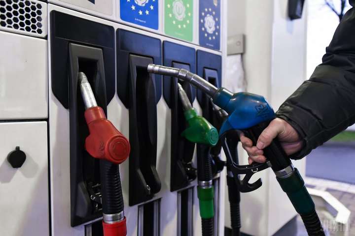 Експерт пояснив, якими мають бути ціни на бензин в Україні 
