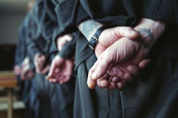 У російській в'язниці 20 засуджених порізали собі вени