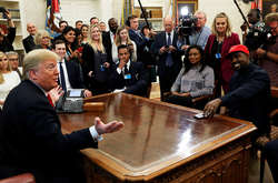 «Щоб зробити Америку великою». Репер Каньє Вест зустрівся з Дональдом Трампом (фото)