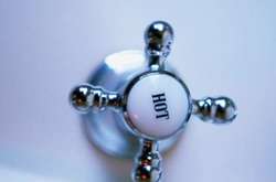 Гаряча вода з'явиться у киян трохи раніше, ніж тепло у квартирах