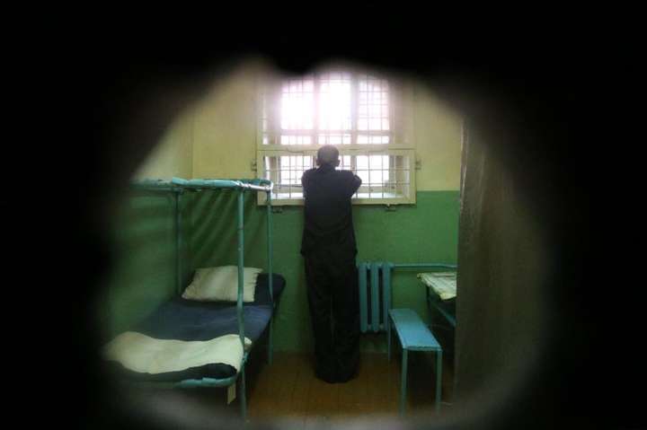 В российской тюрьме «Владимирский централ» 20 заключенных вскрыли себе вены