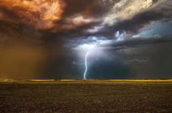 Много света, воды и адреналина. Невероятные фотографии австралийской непогоды