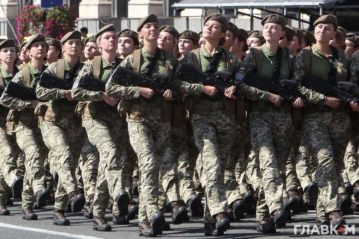 Порошенко подписал закон о гендерном равенстве на военной службе