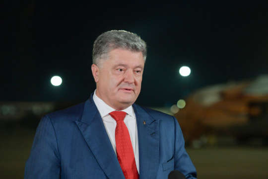 Порошенко закликав вийти на Софійську площу з молитвою за автокефалію