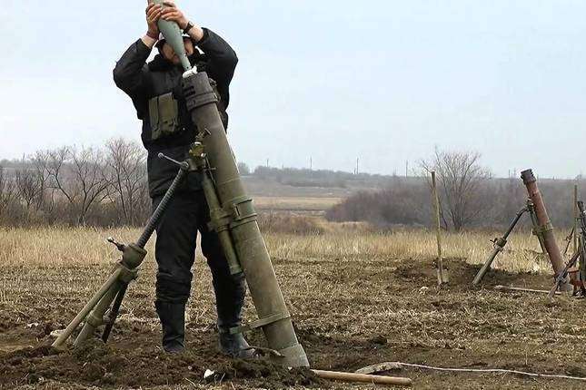 Бойовики на Донбасі били із заборонених мінометів: є поранений
