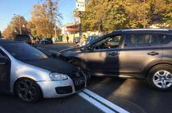 Працівник посольства Лівії спровокував у ДТП у Києві. Стало відомо, що сталося потім