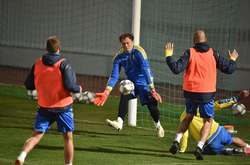 Сьомий день збору національна команда України завершила вечірнім тренуванням на «Сонячному» (фото)