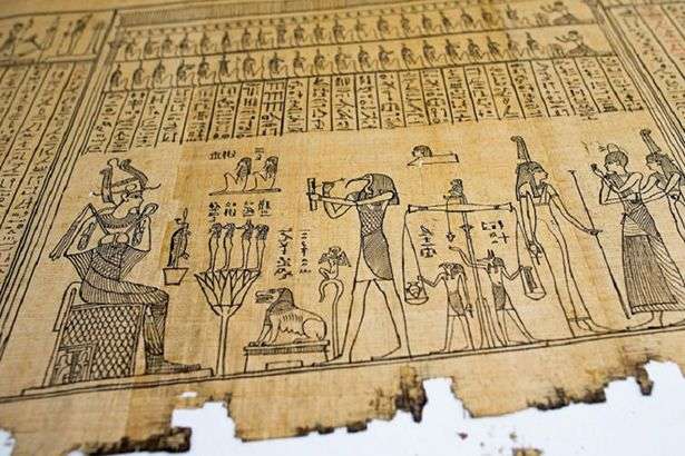 На аукціоні за рекордну суму продали 2500-річний єгипетський папірус