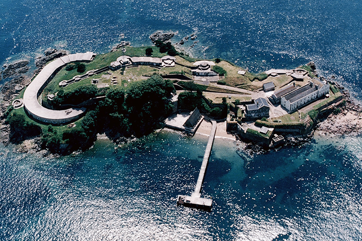 Британець продає історичний острів-фортецю за 6 млн фунтів
