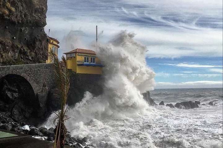 Ураган «Леслі» вирує у Португалії: МЗС застерігає українців від небезпеки