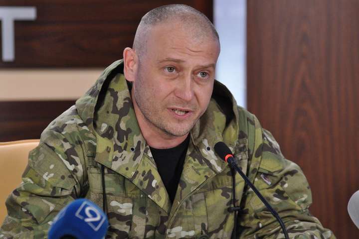 Ярош оголосив про виведення своїх добровольців з передової на Донбасі