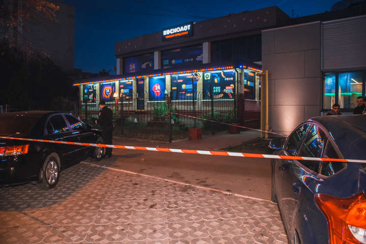 Біля столичної станції метро «Харківська» сталася масова бійка зі стріляниною
