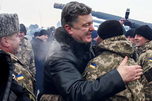 Україна досі не розвалилася завдяки Порошенку, - командор ВМС США 