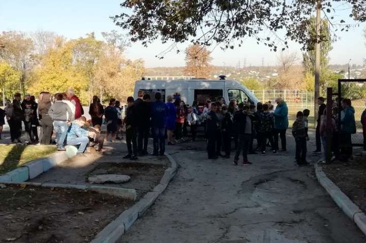 У Запоріжжі учень розпорошив газ у школі, евакуйовані 353 особи