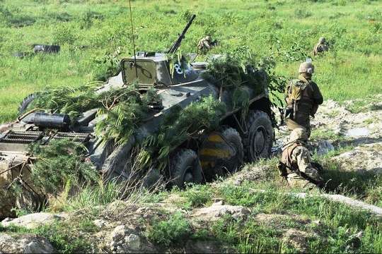 Окупанти обстріляли українських військових біля Станиці