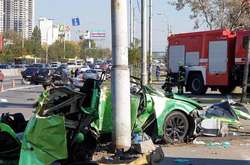 Автомобіль порушника зіштовхнувся з автомобілем KIA, після чого врізався в електроопору