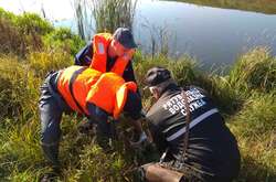 Рятувальники дістали тіло жінки з річки Рось