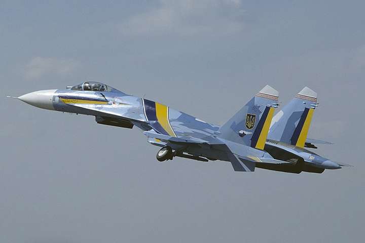 Під час військових навчань впав український літак Су-27