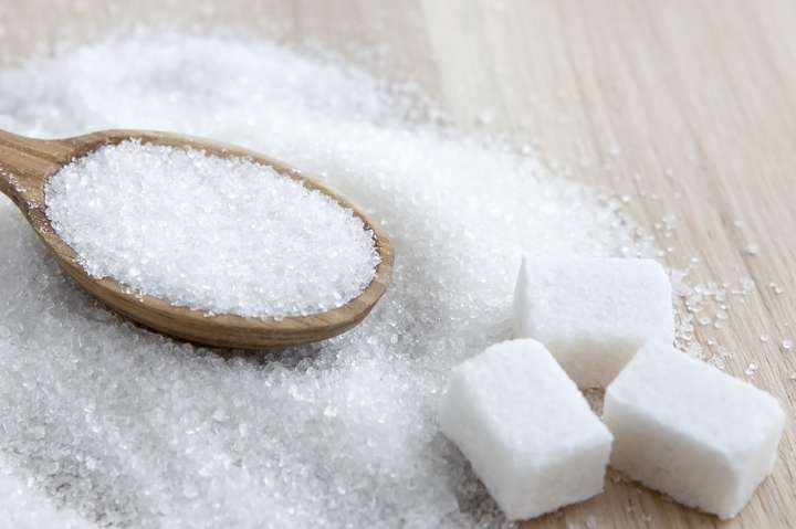 Україна за місяць вдвічі зменшила експорт цукру