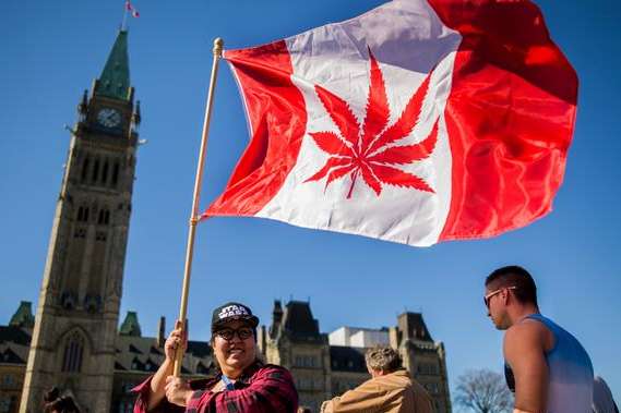 В Канаде легализовали марихуану: к чему приведут новые правила
