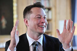 Илон Маск помирился с девушкой и познакомил ее со своими детьми