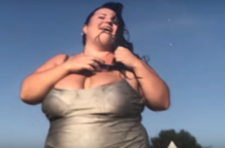 Воспитательница детсада ворвалась в украинский рэп с дерзким клипом (видео)