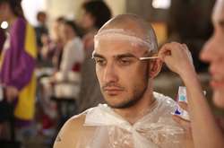 Участник «Топ-модели по-украински» побрился наголо 